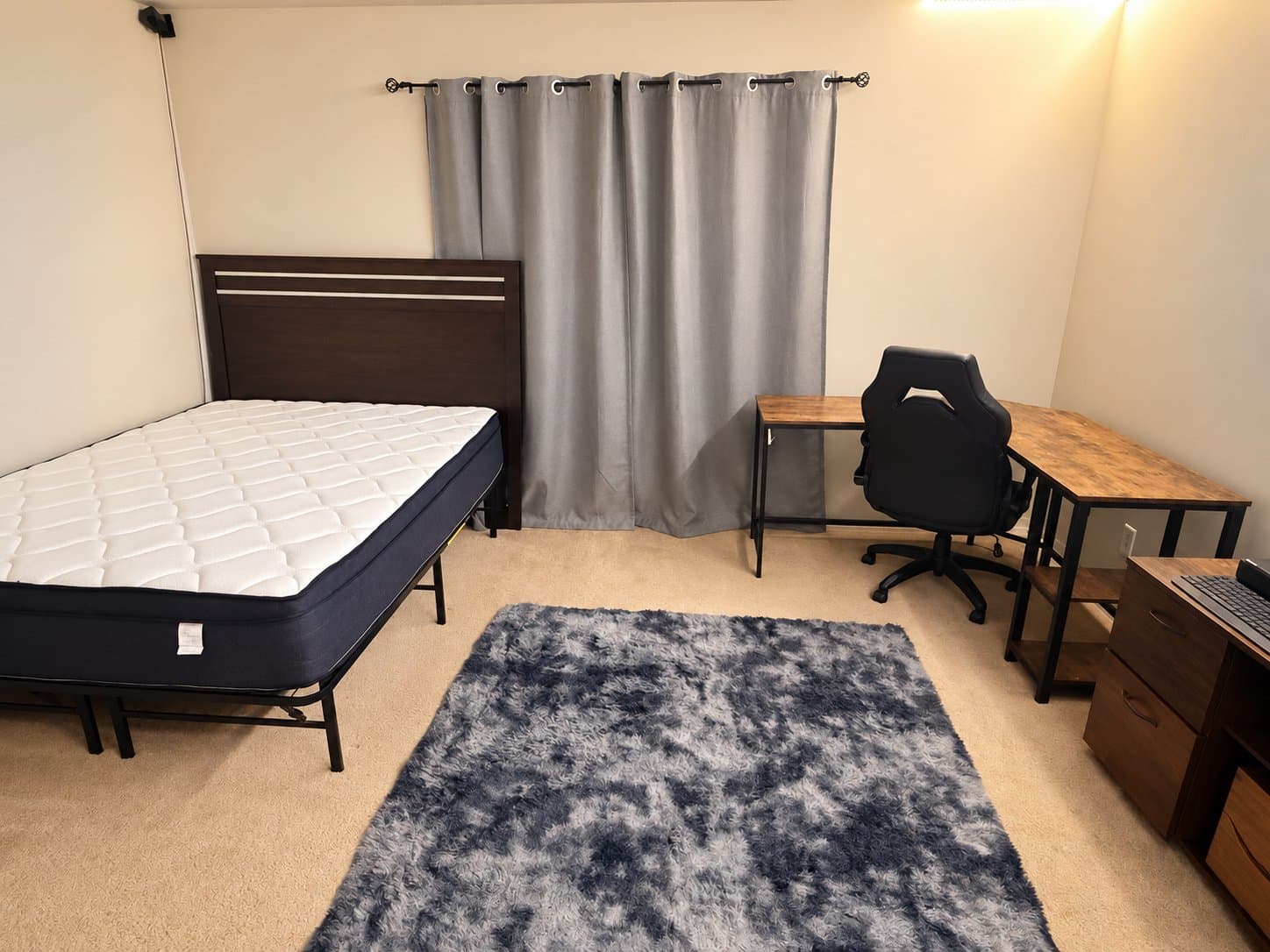 Indianapolis Single Room: 6427 Park Central Drive W