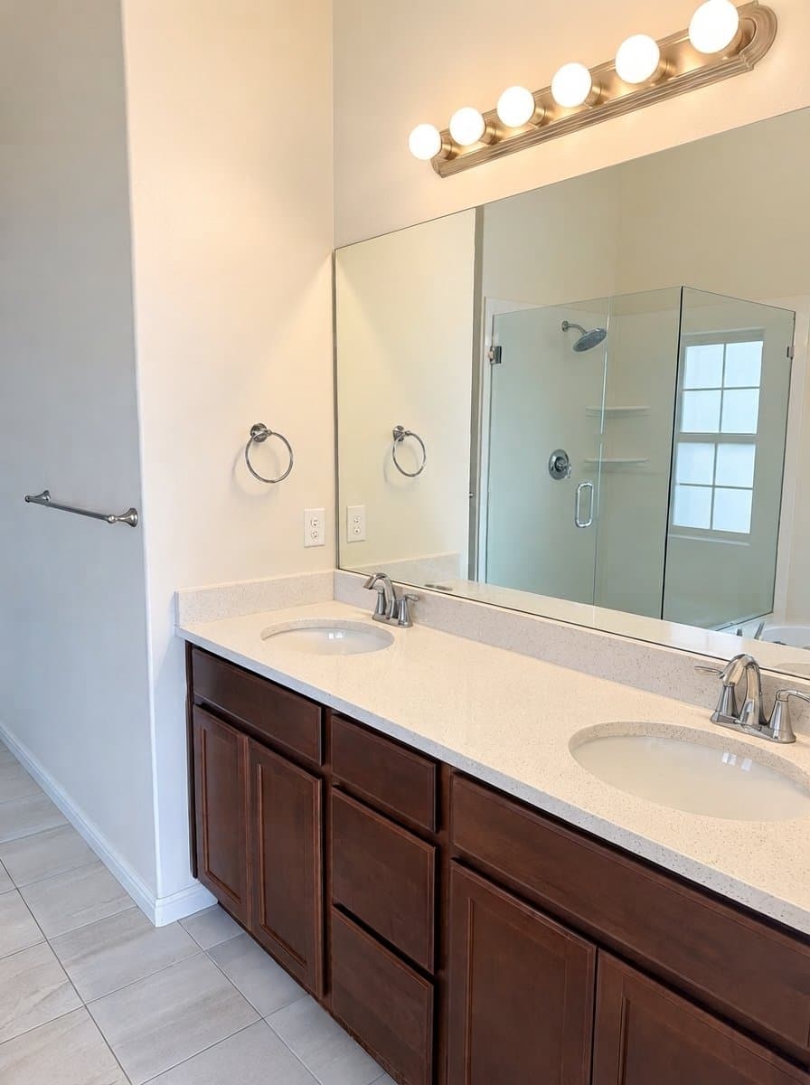 South Jordan House: 11051 S Gresham Dr