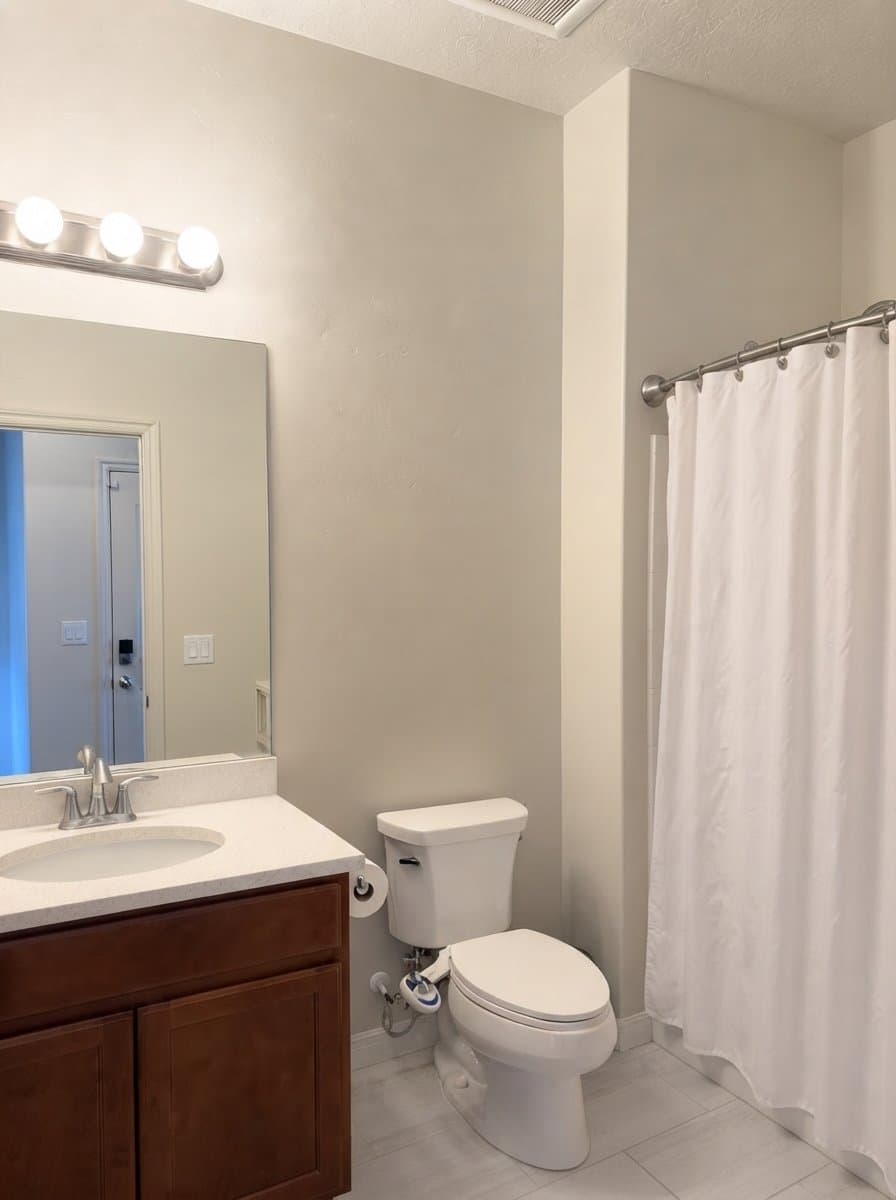 South Jordan House: 11051 S Gresham Dr