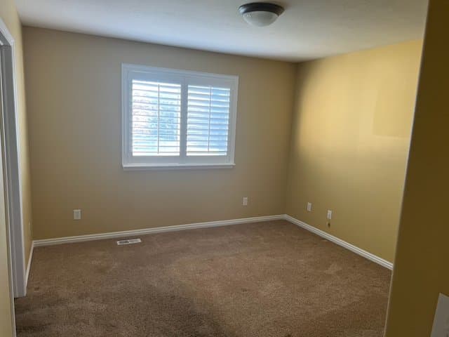 Eagle Mountain House: 1772 E Revere Way