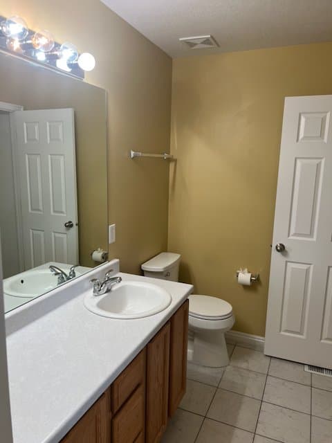 Eagle Mountain House: 1772 E Revere Way