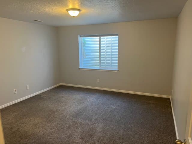 Eagle Mountain House: 1772 E Revere Way