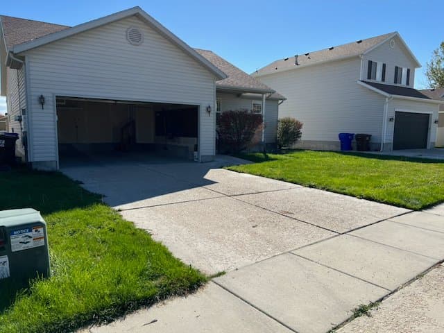 Eagle Mountain House: 1772 E Revere Way