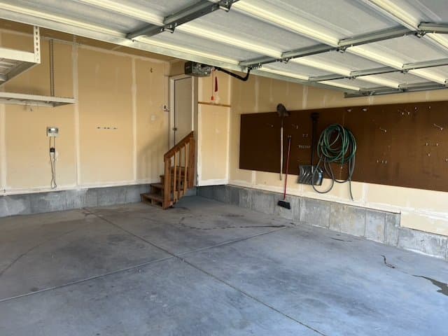 Eagle Mountain House: 1772 E Revere Way