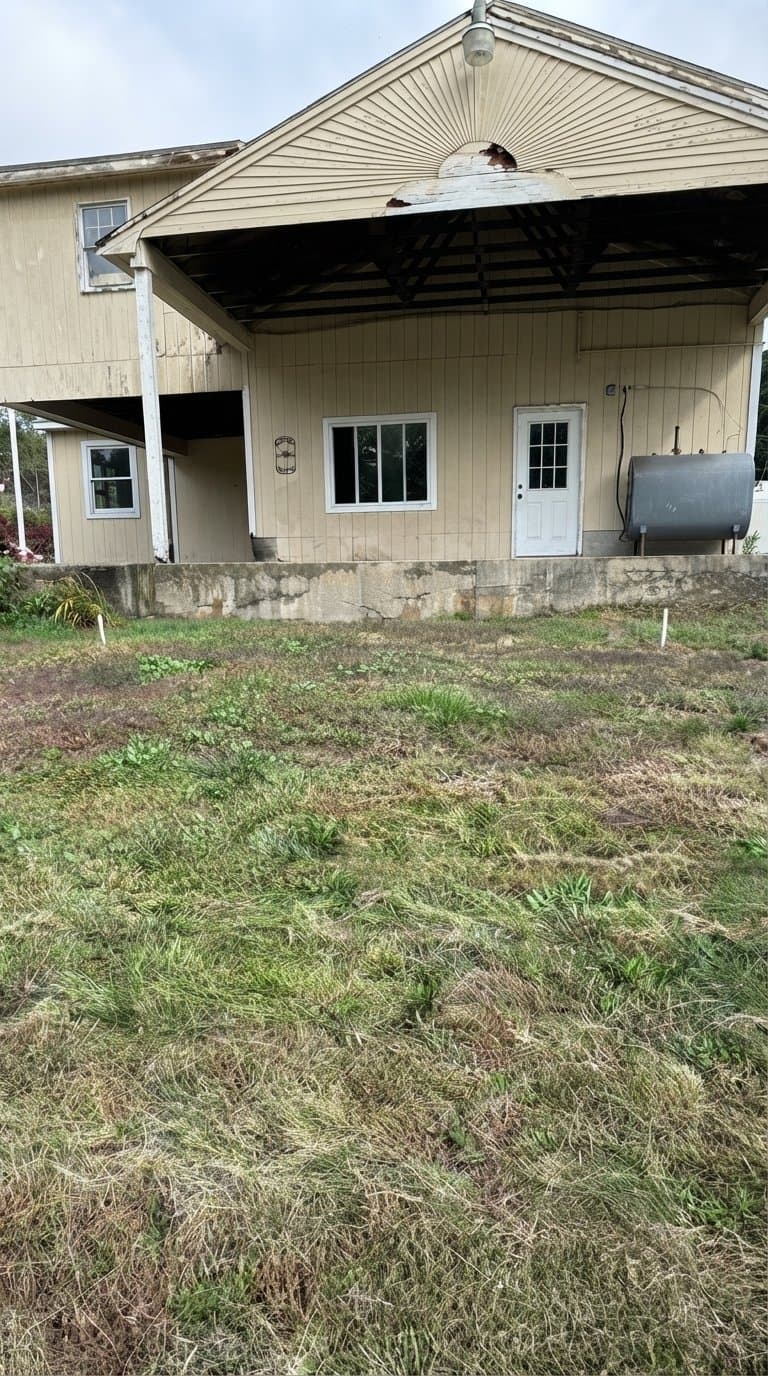 Weare Apartment: 613 S Stark Hwy