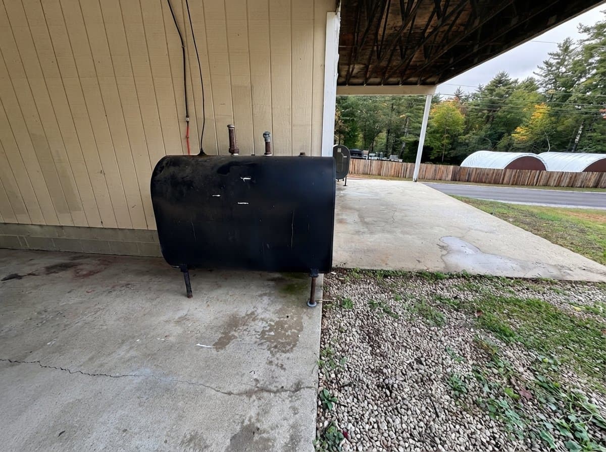 Weare Apartment: 613 S Stark Hwy