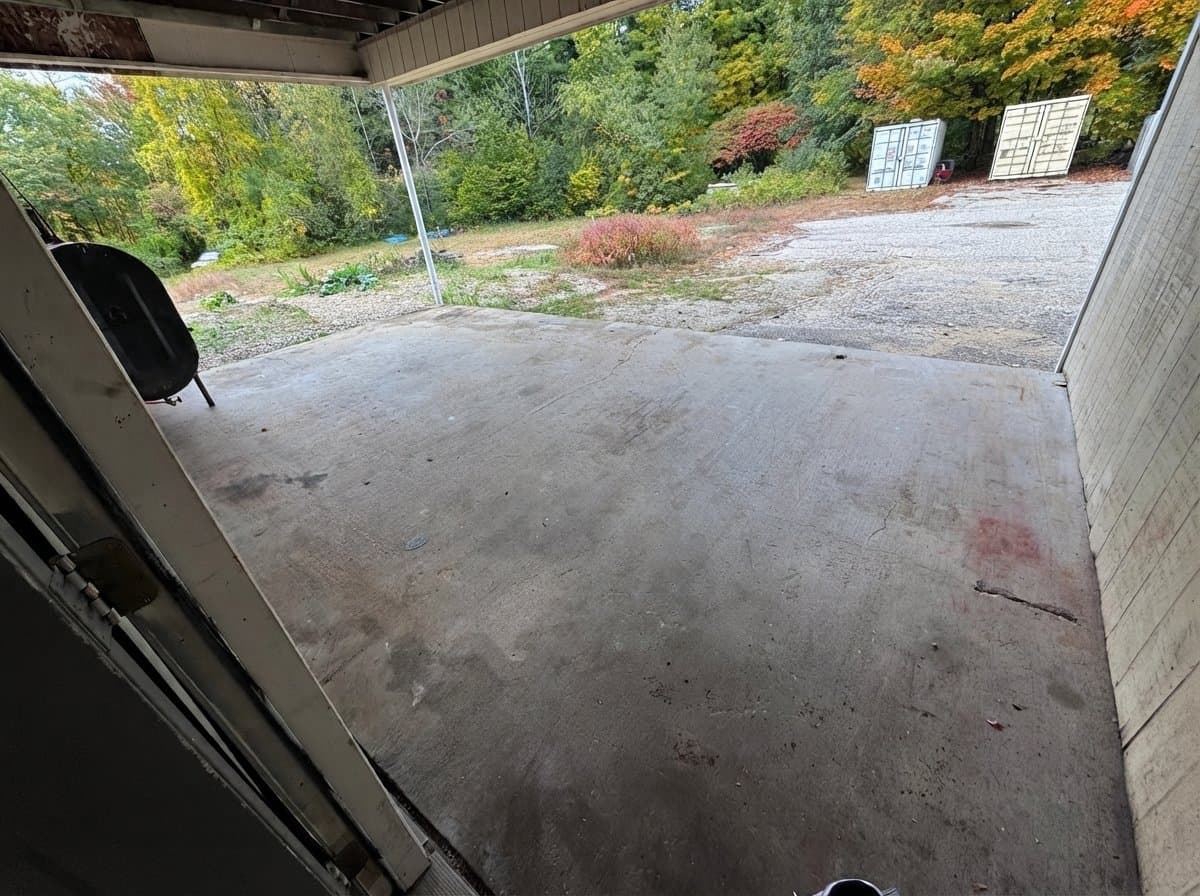Weare Apartment: 613 S Stark Hwy