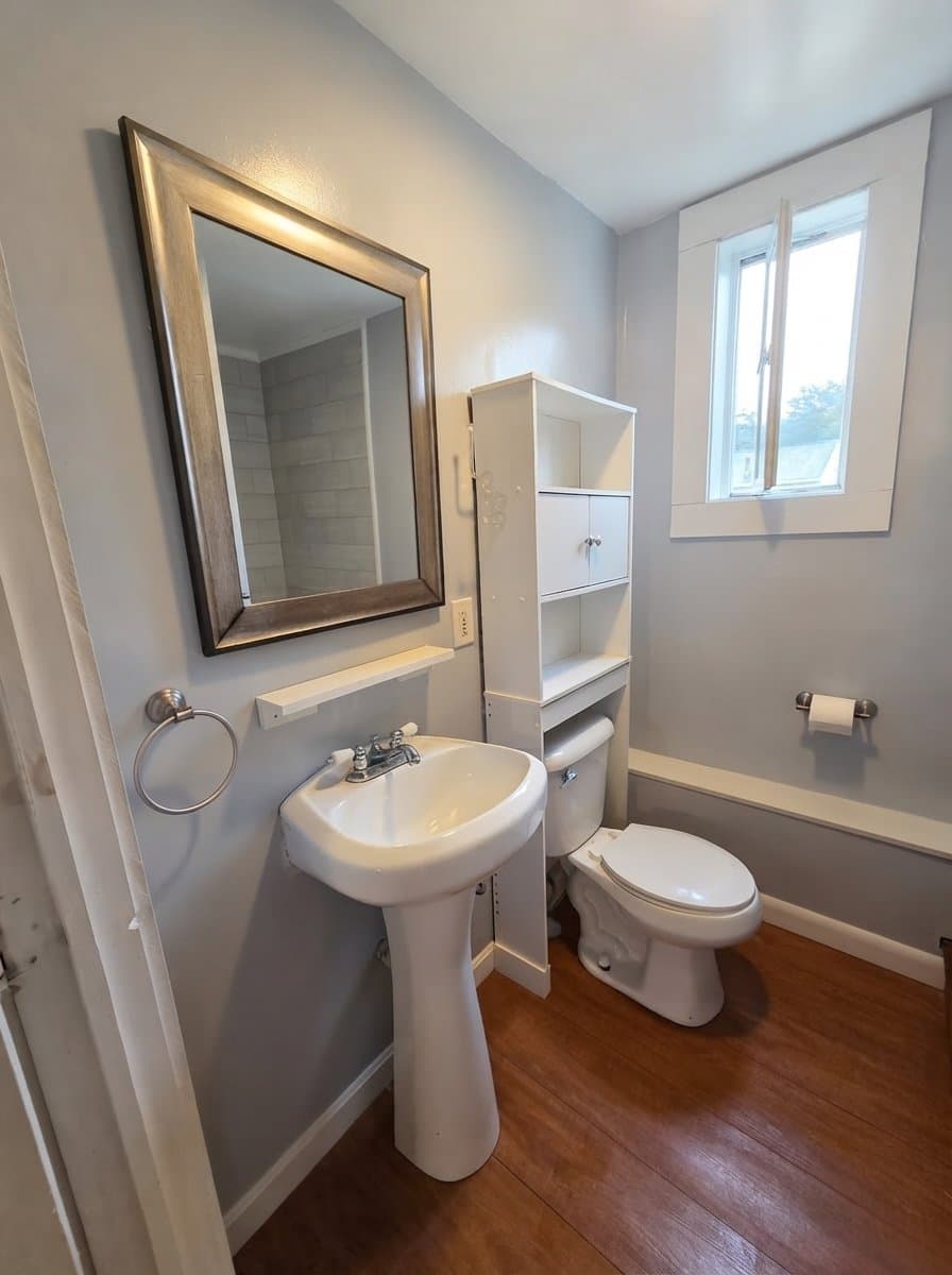 Weare Apartment: 613 S Stark Hwy