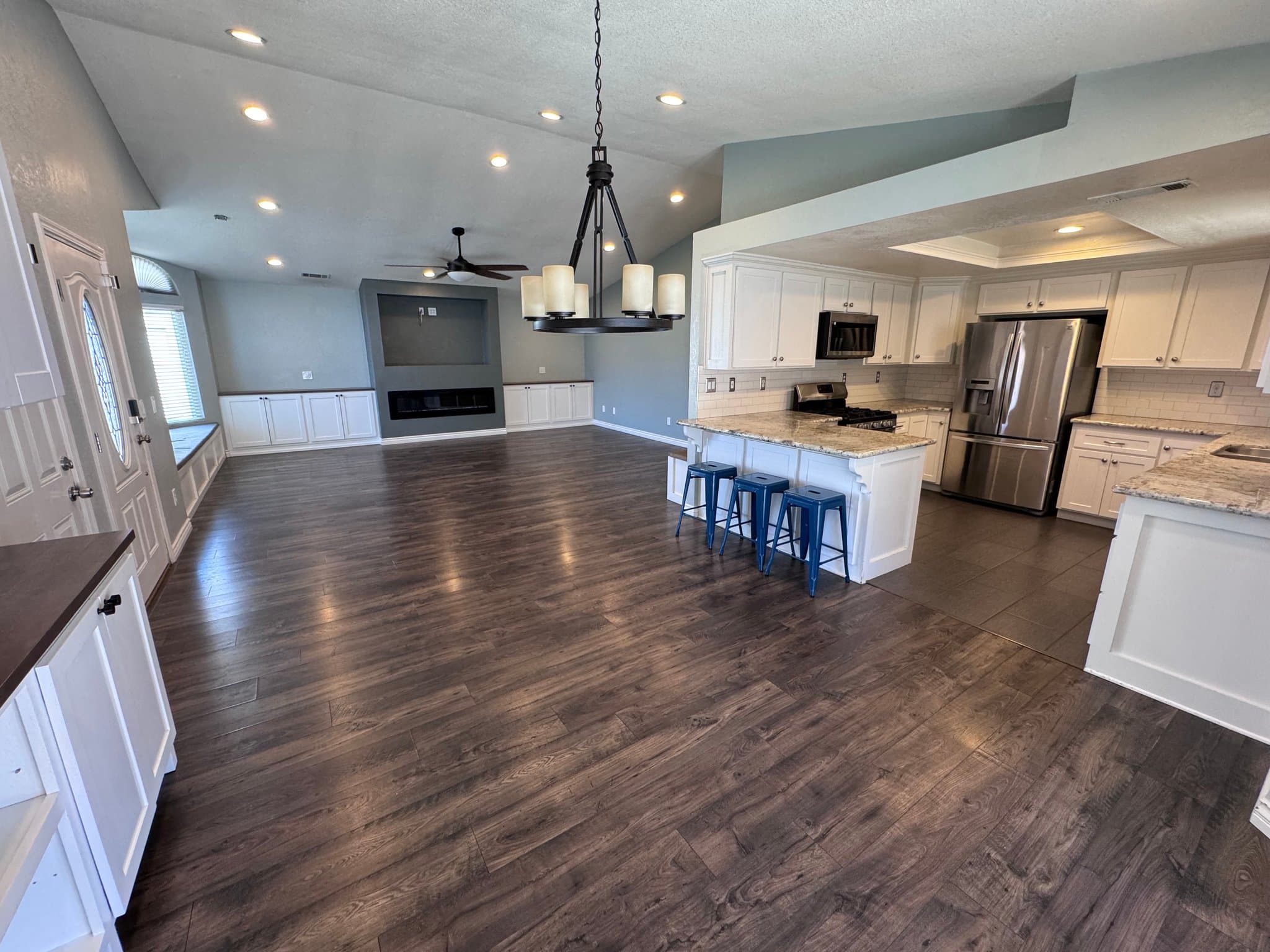Victorville House: 13073 caspian dr