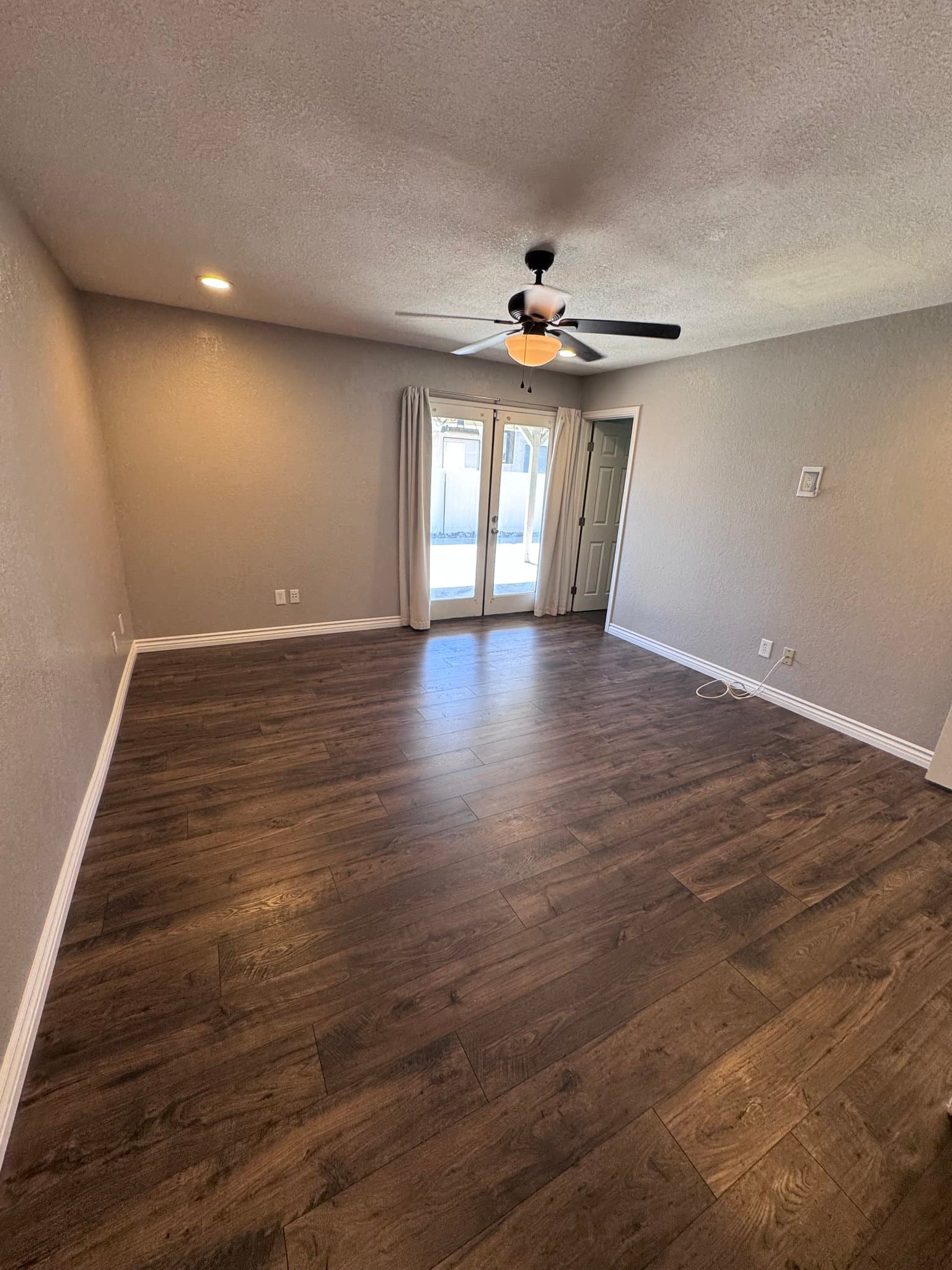 Victorville House: 13073 caspian dr