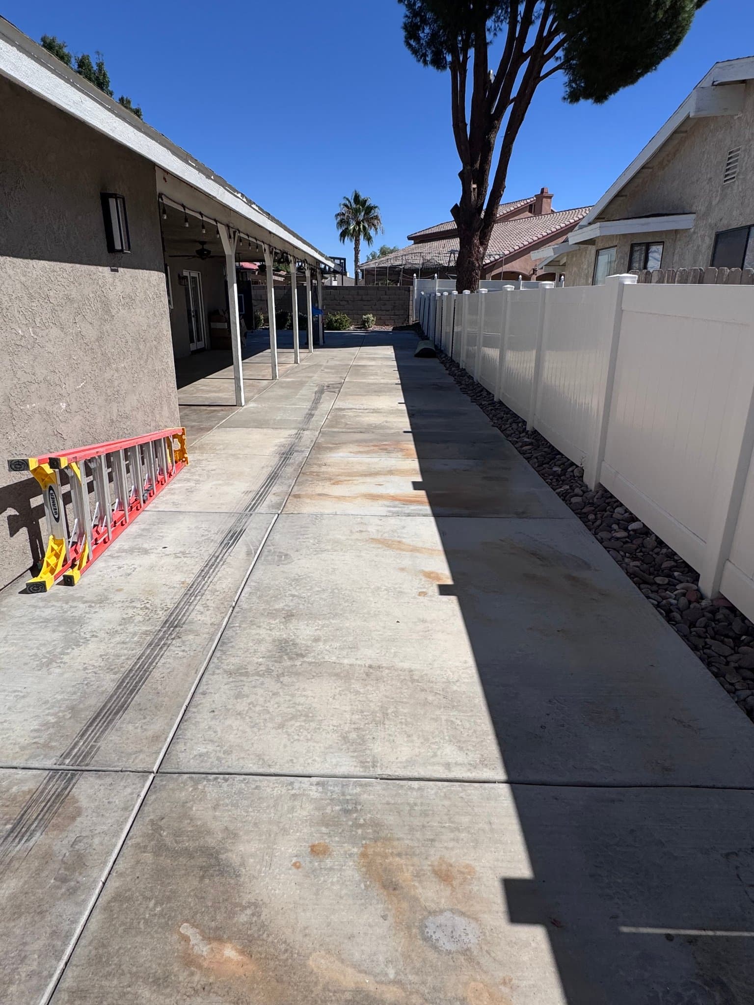 Victorville House: 13073 caspian dr