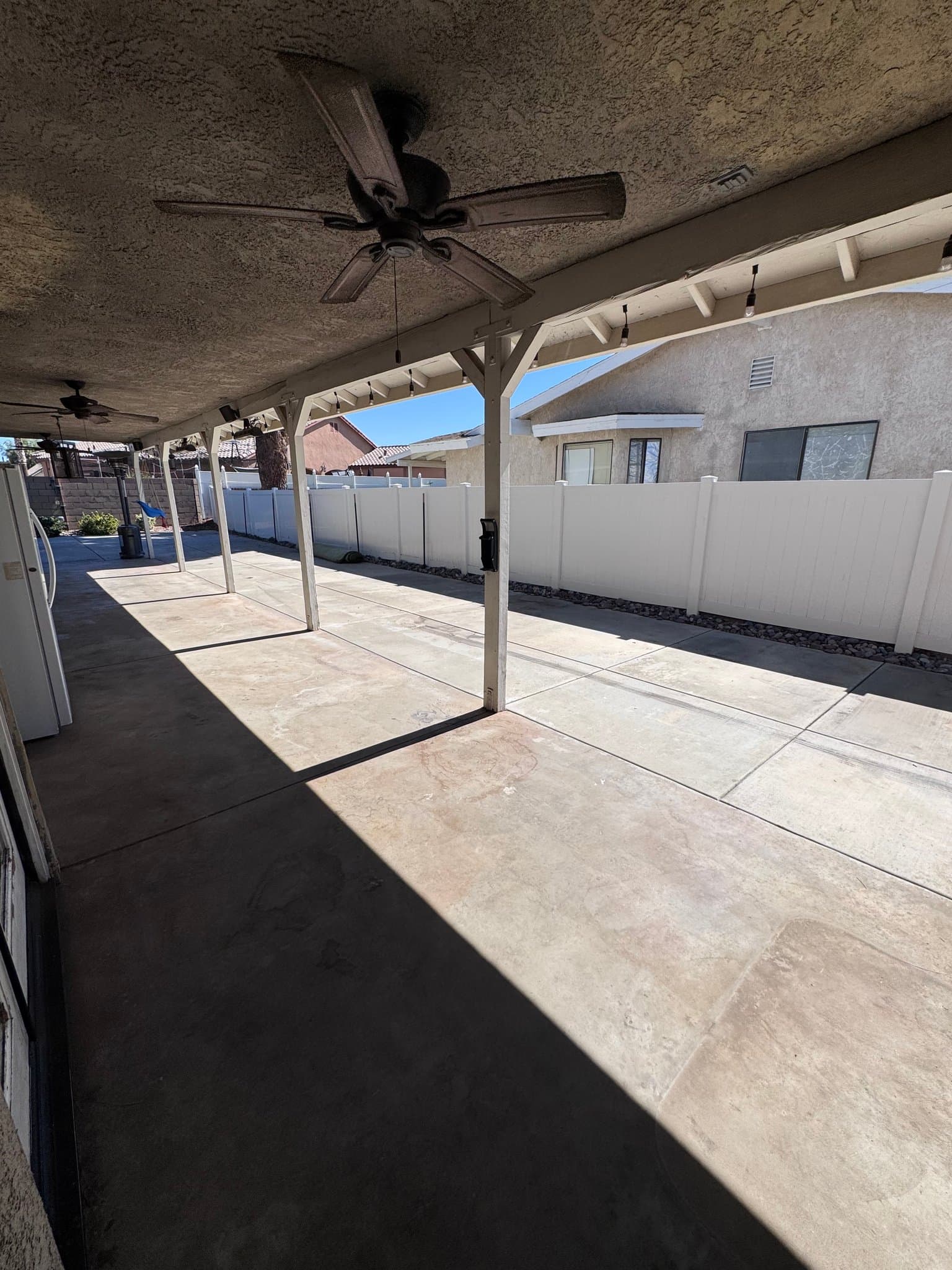 Victorville House: 13073 caspian dr