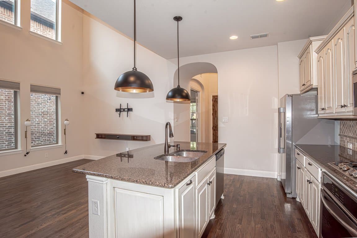 Arlington House: 1203 Harris Hawk Way