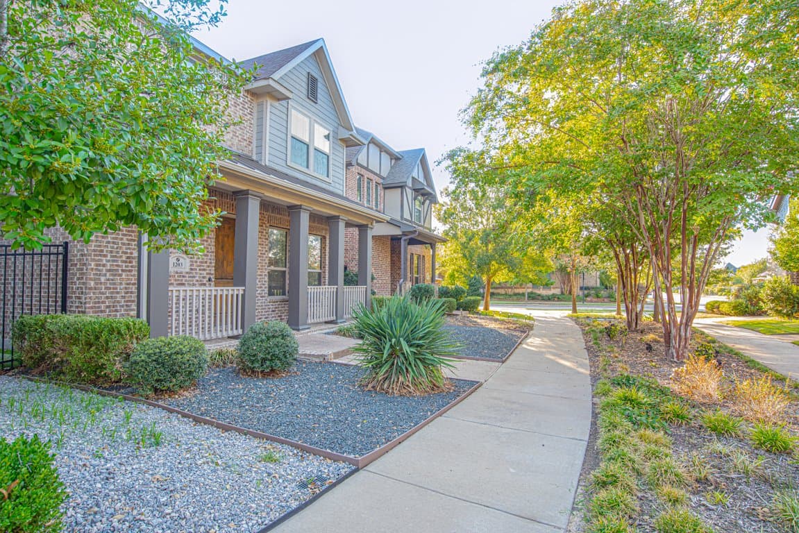 Arlington House: 1203 Harris Hawk Way