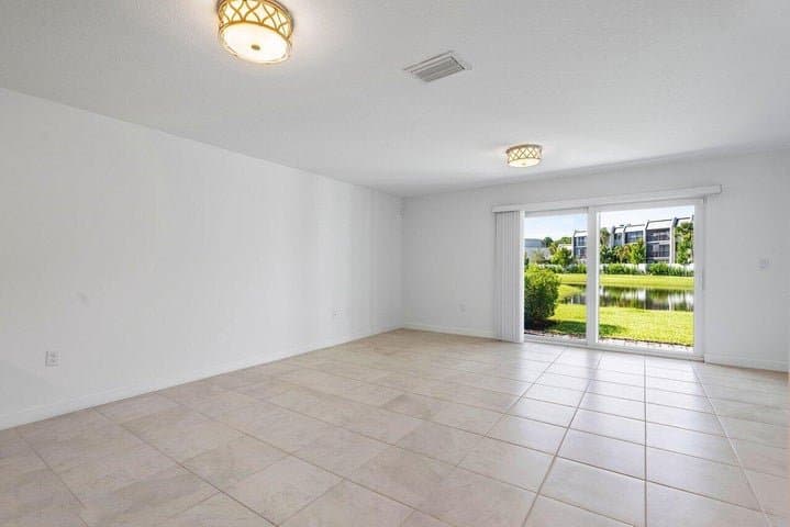 Lake Worth Townhome: 6758 Broadwater Lane
