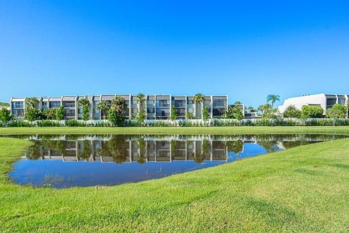 Lake Worth Townhome: 6758 Broadwater Lane