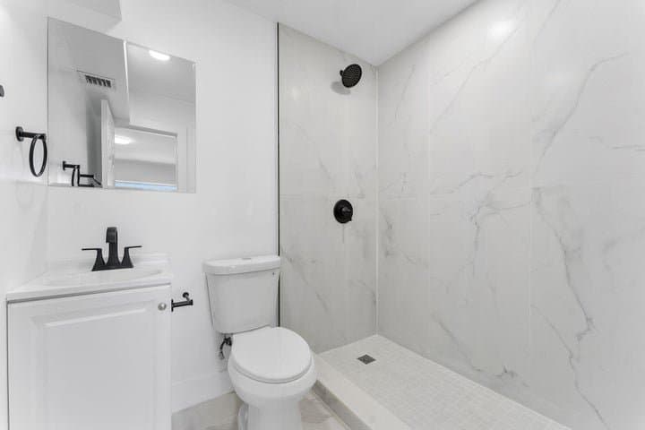 Deerfield Beach House: 747 NW 1st Terrace