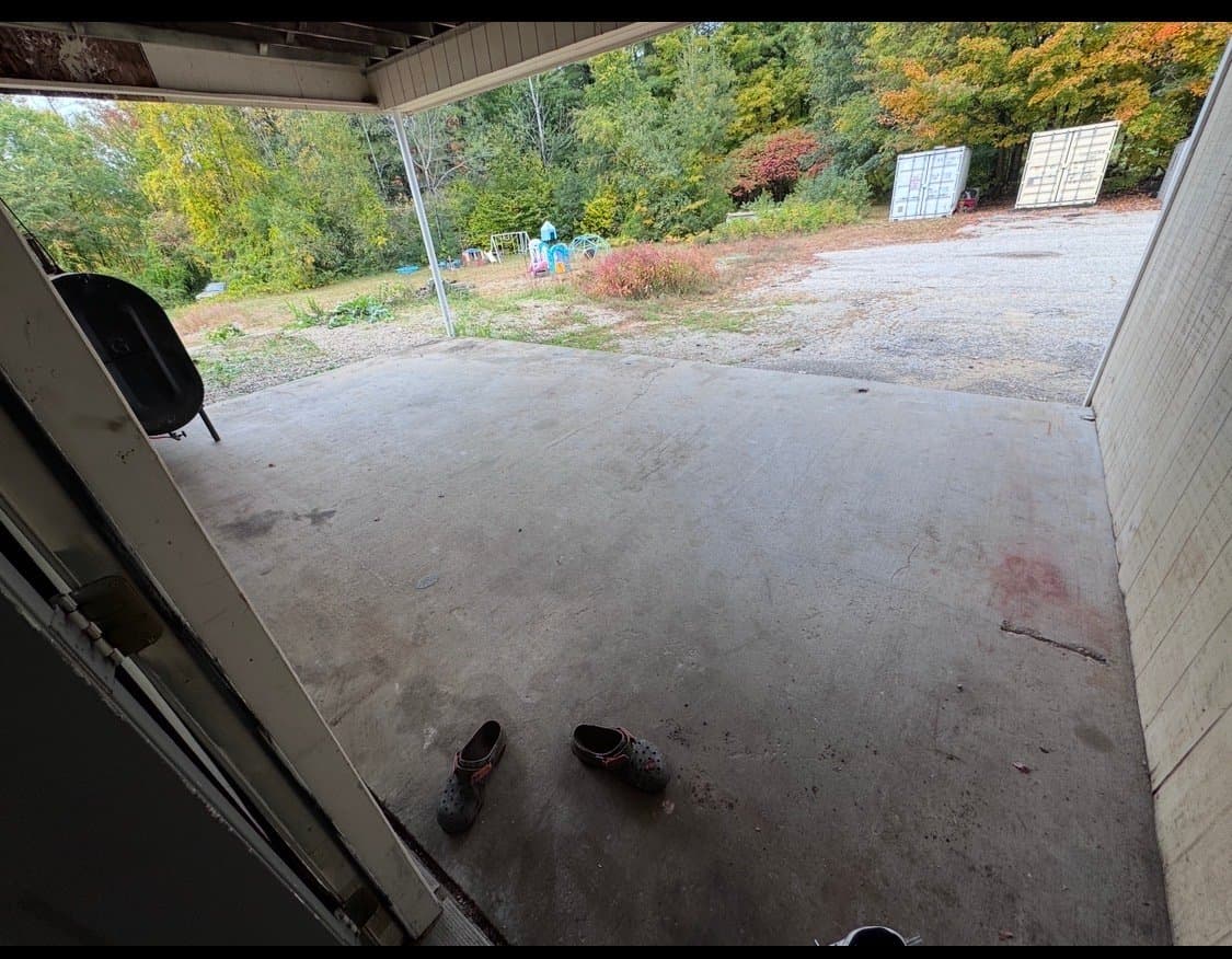 Weare Apartment: 613 S Stark Hwy