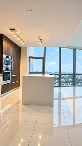 Miami Condo: 851 NE 1st Avenue 3502
