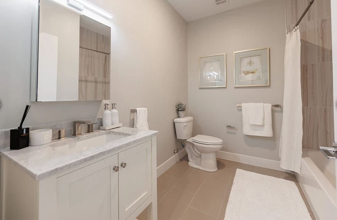 Bayonne Condo: 678 Avenue E, Bayonne, NJ