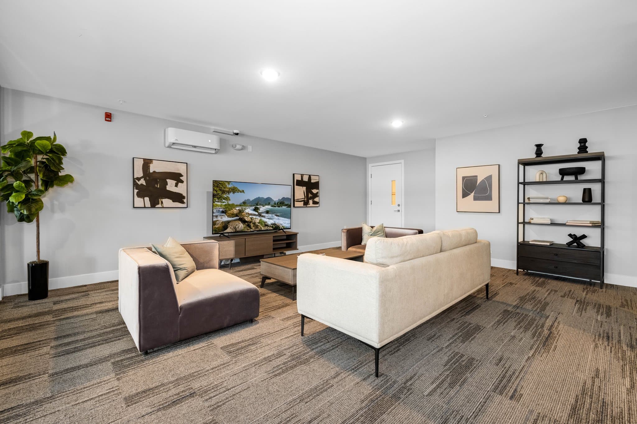 Bayonne Condo: 678 Avenue E, Bayonne, NJ