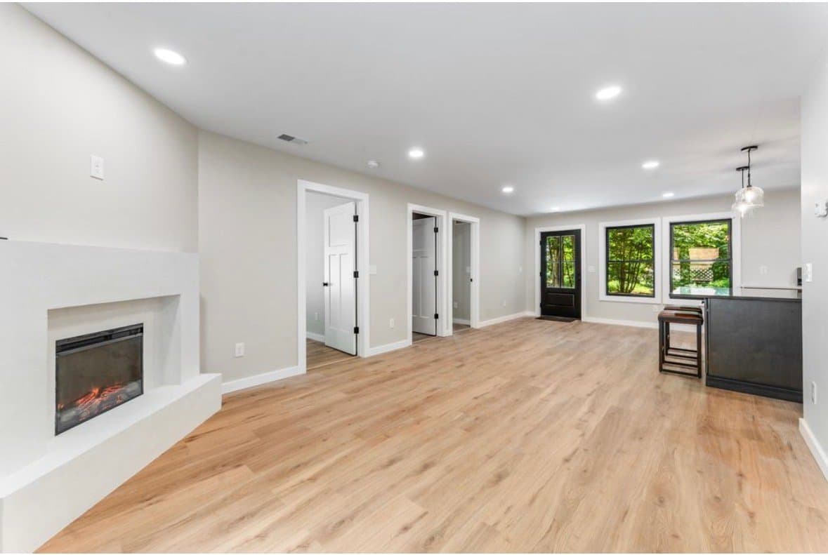 Big rapids House: 19071 joslin circle