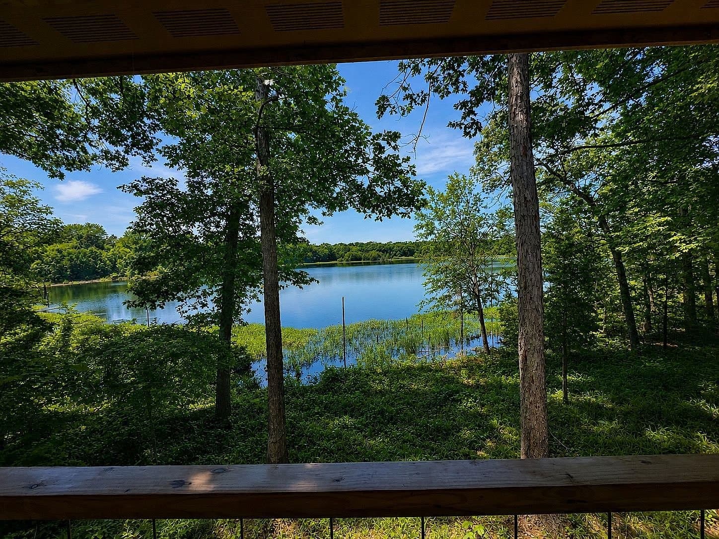 Leesburg House: 8869 State Highway 11 W