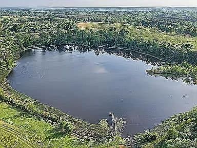 Leesburg House: 8869 State Highway 11 W