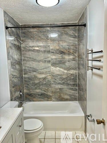 Cincinnati Townhome: 726 Ohio Pike Apt B