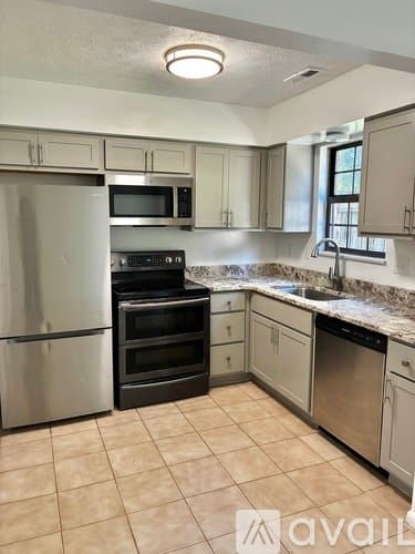 Cincinnati Townhome: 726 Ohio Pike Apt B
