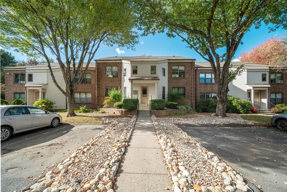 Farmington Condo: 23 Wellington Dr