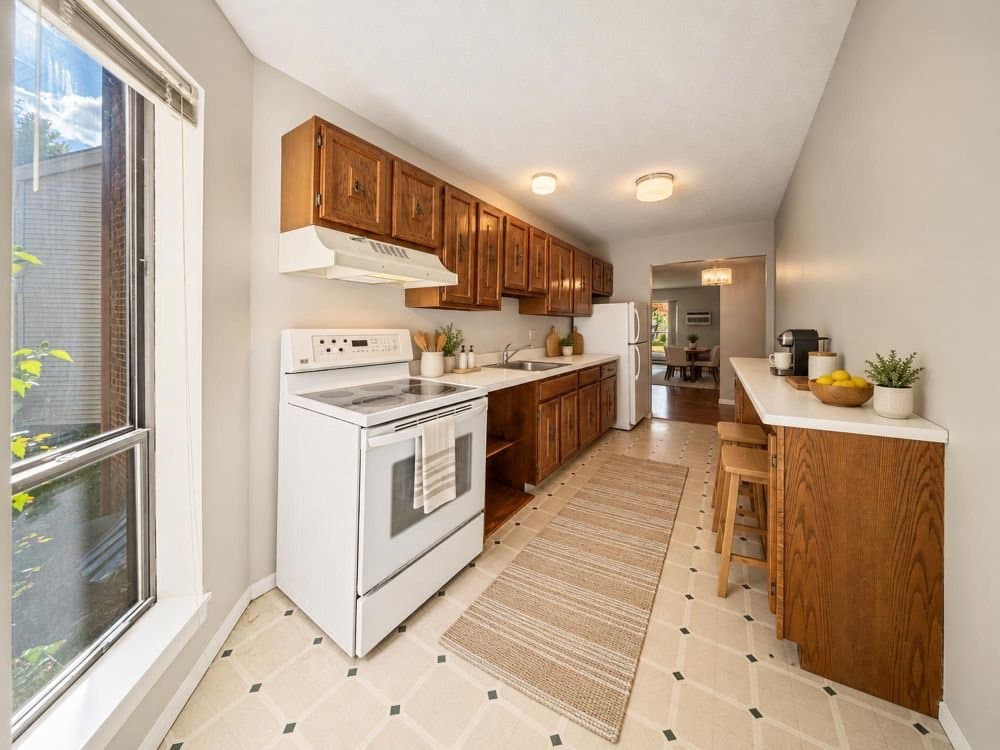 Farmington Condo: 23 Wellington Dr