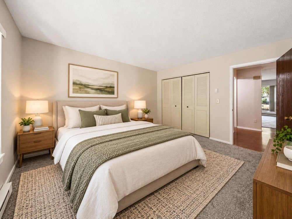 Farmington Condo: 23 Wellington Dr