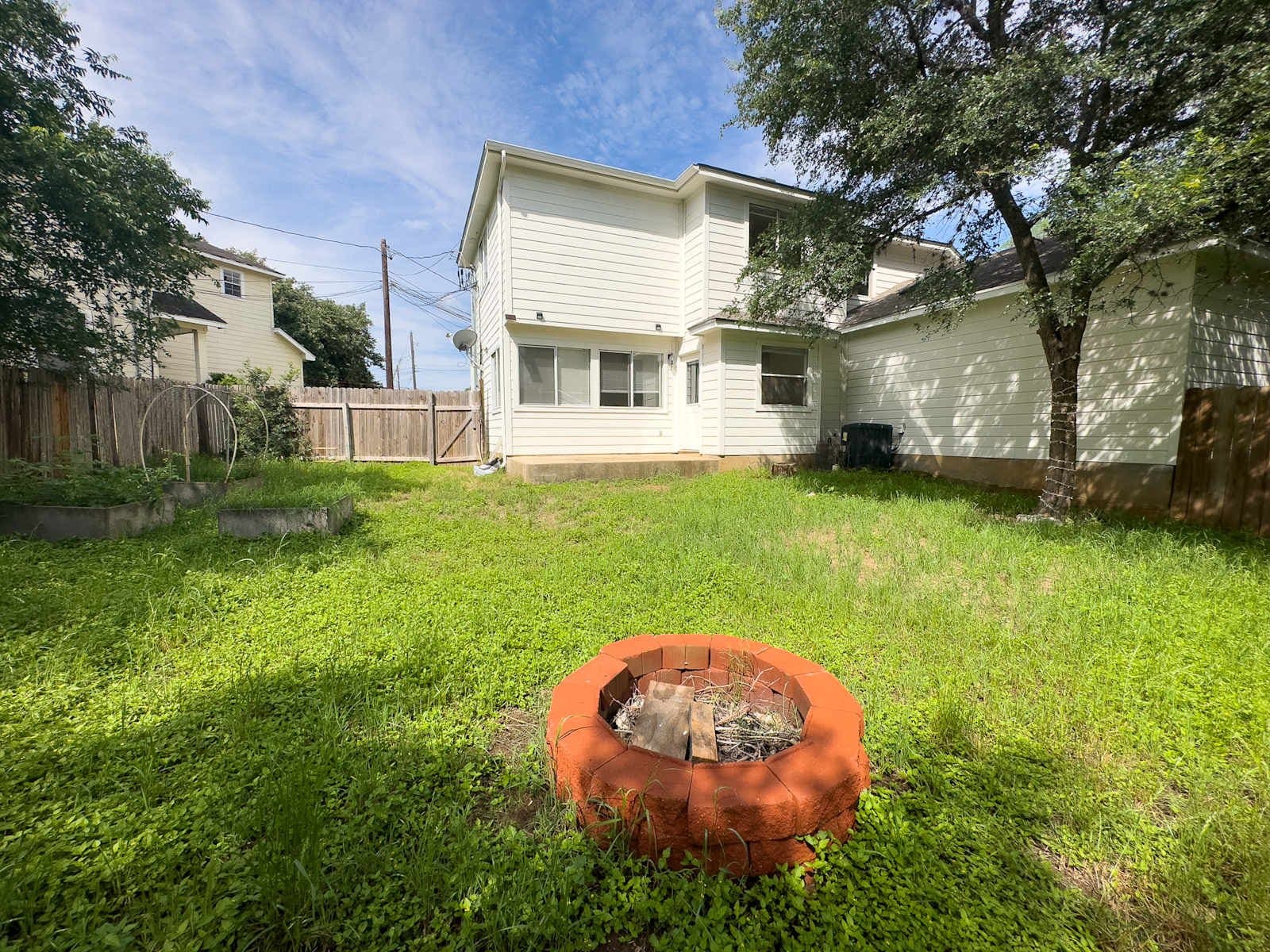 San Marcos Townhome: 119 Cedargrove