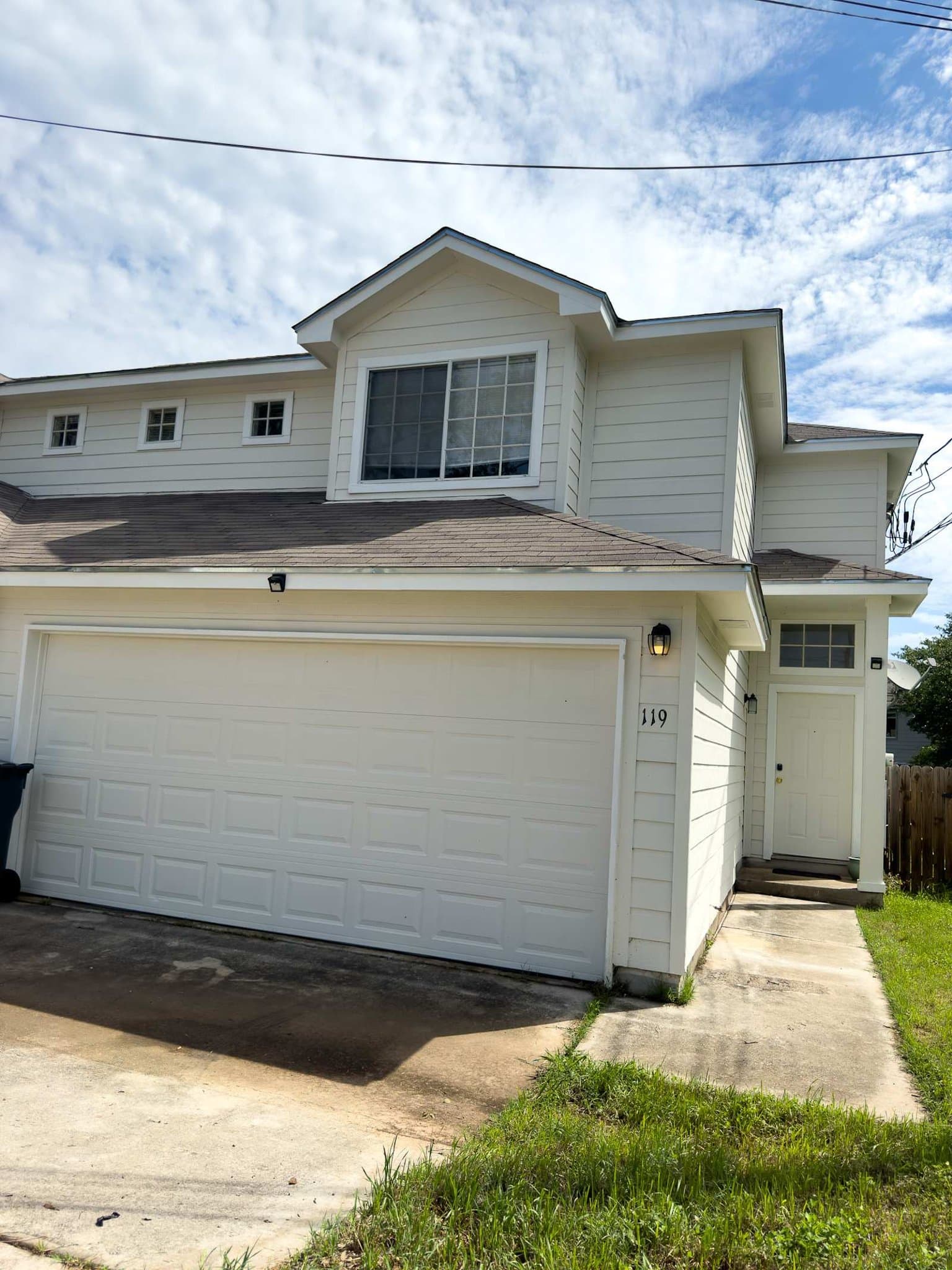 San Marcos Townhome: 119 Cedargrove