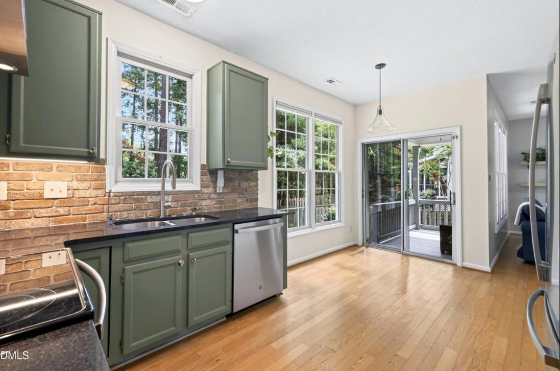 Cary House: 102 Unaka Ct