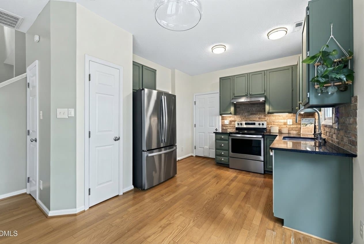 Cary House: 102 Unaka Ct