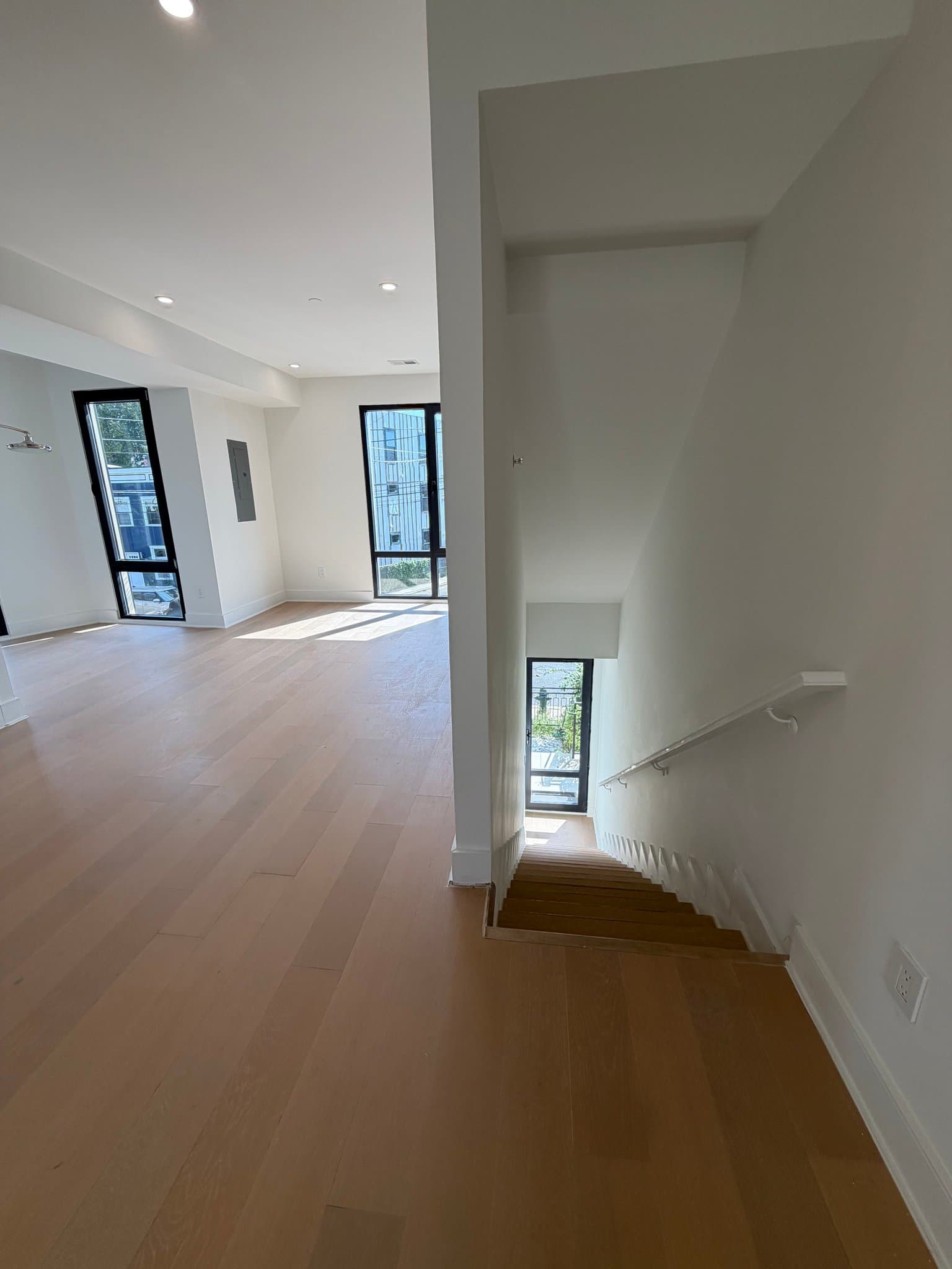 Washington Condo: 1850 Capitol Avenue NE