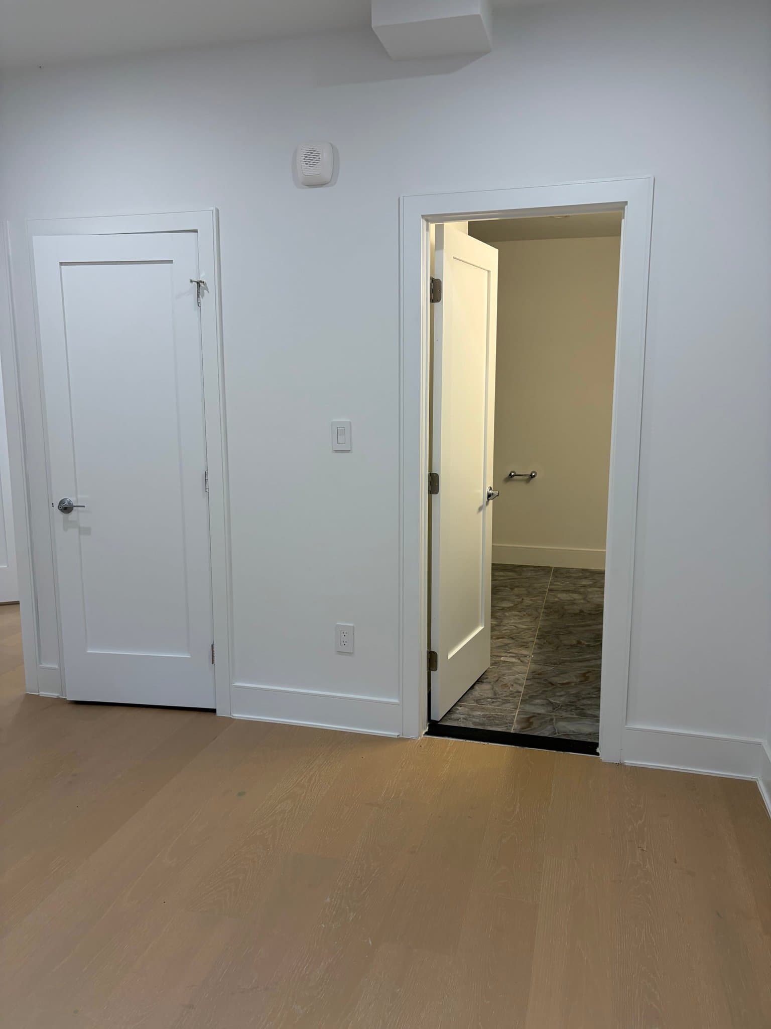 Washington Condo: 1850 Capitol Avenue NE
