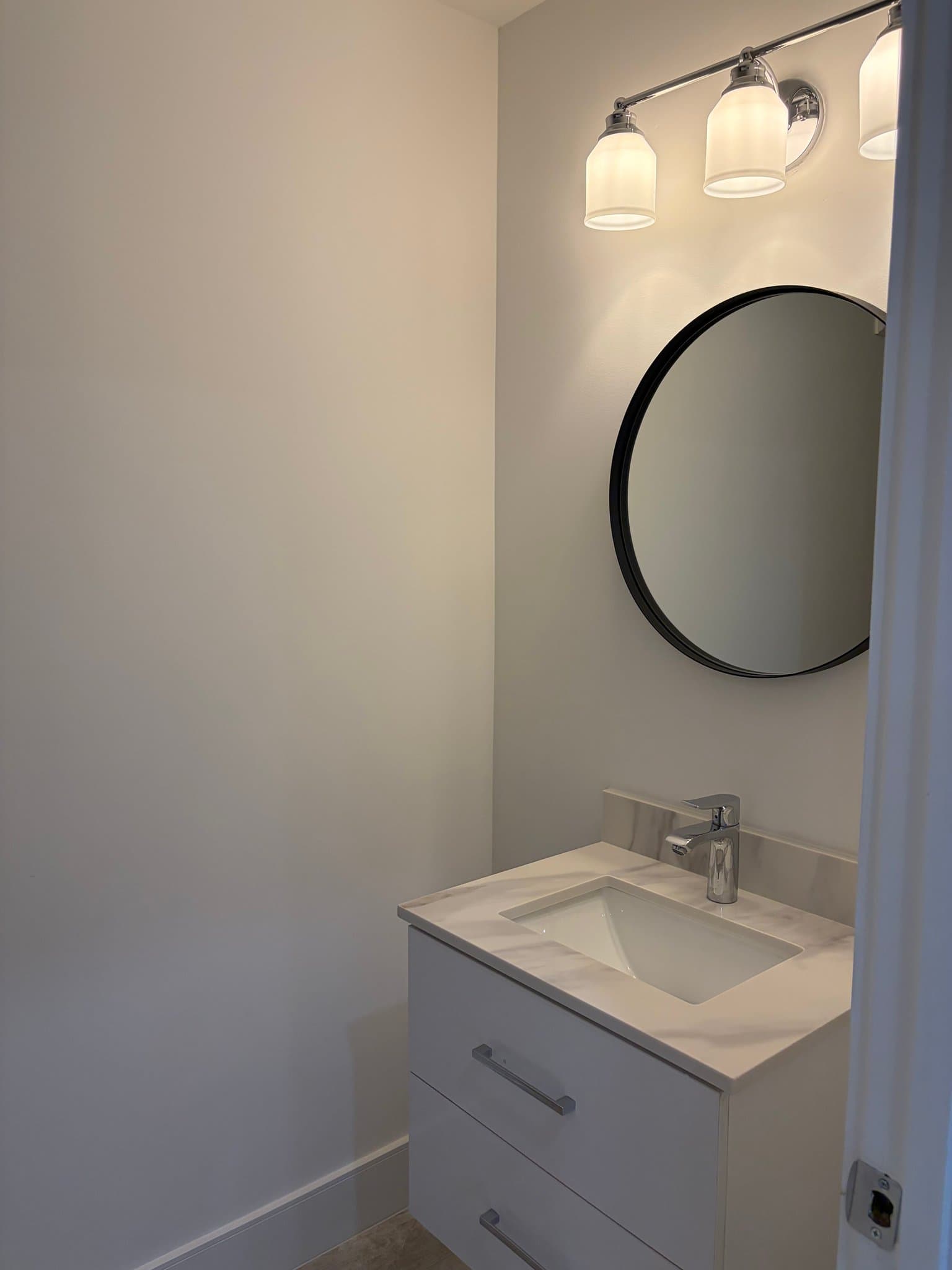 Washington Condo: 1850 Capitol Avenue NE