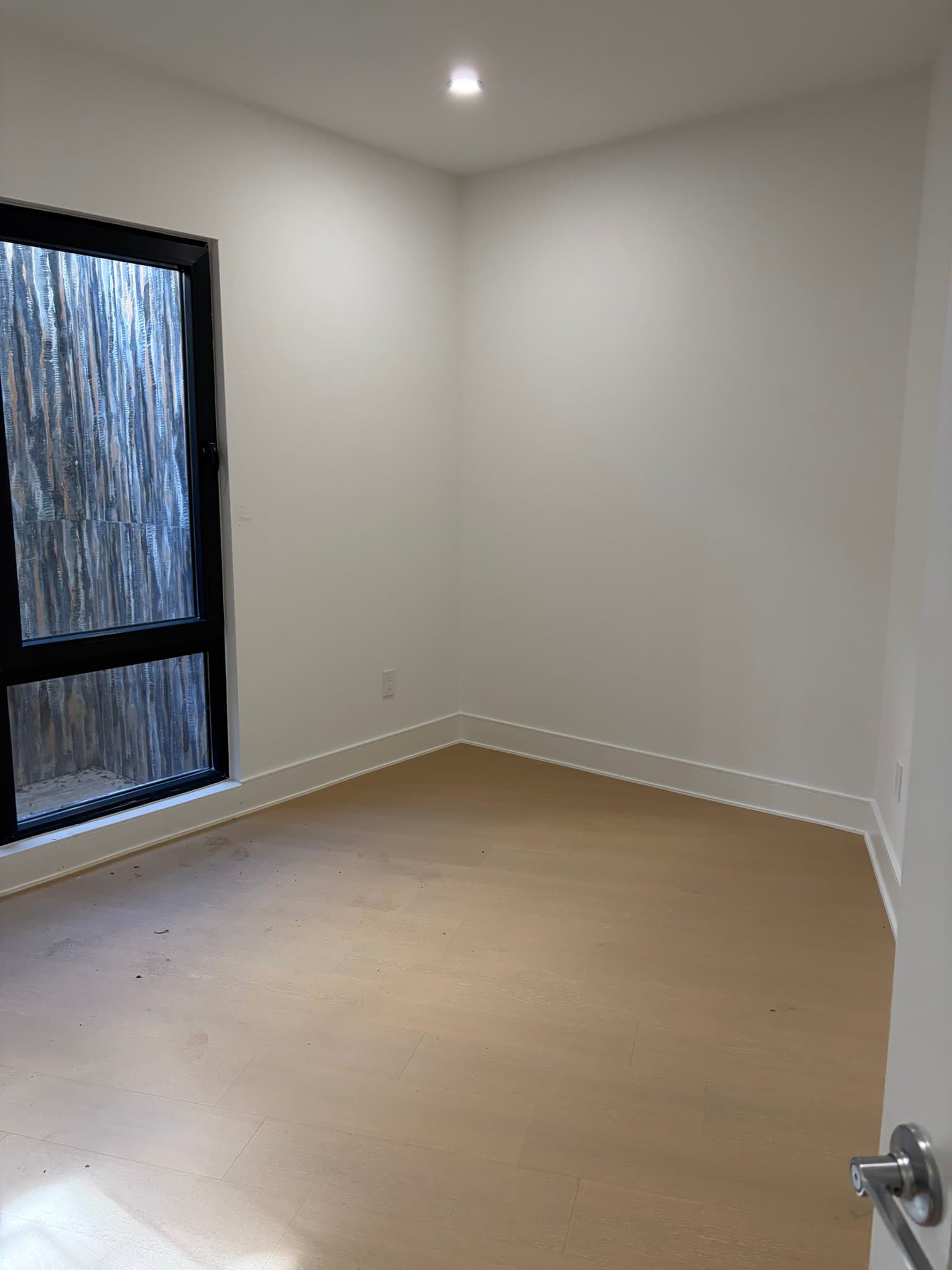 Washington Condo: 1850 Capitol Avenue NE