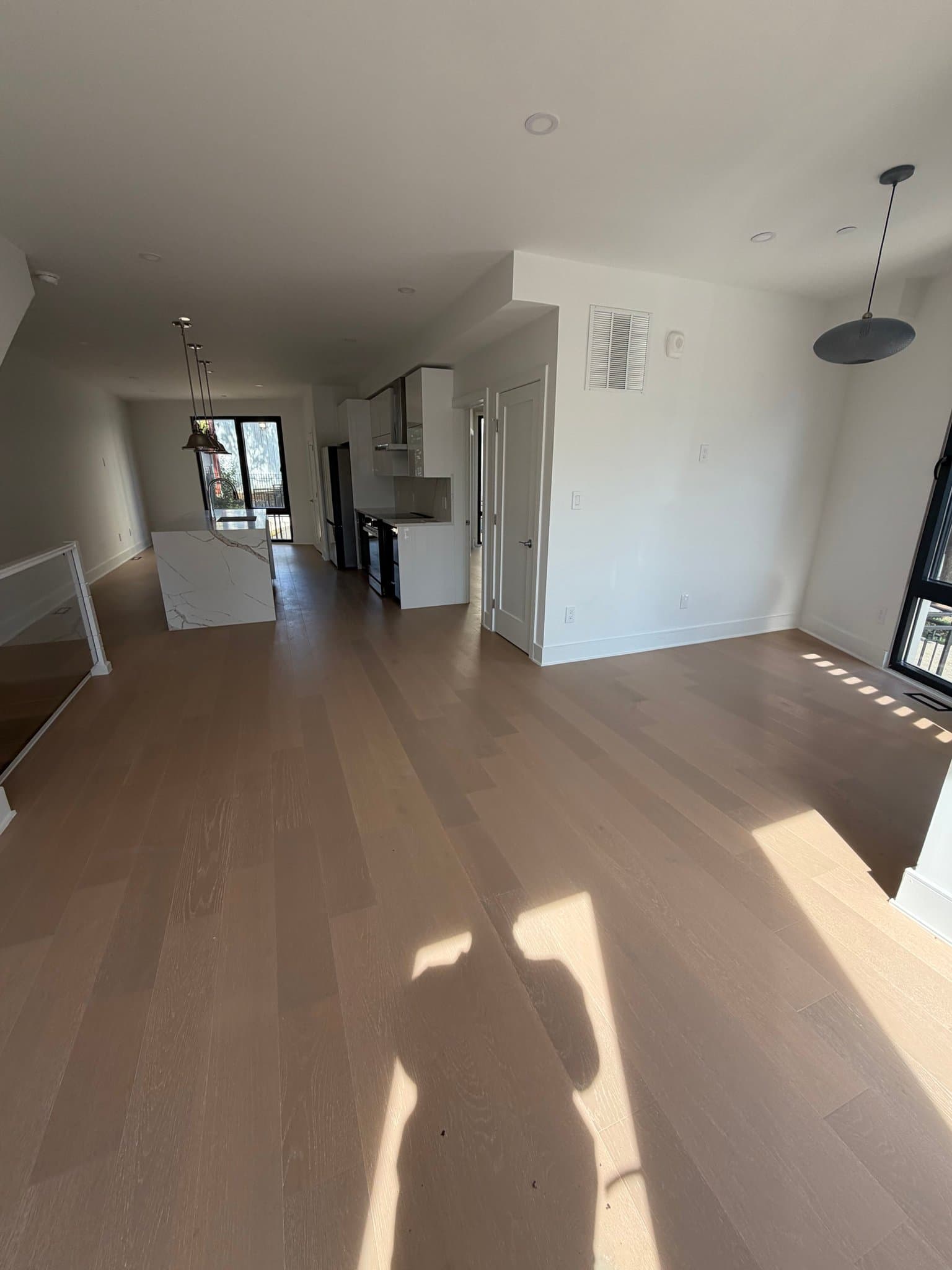 Washington Condo: 1850 Capitol Avenue NE