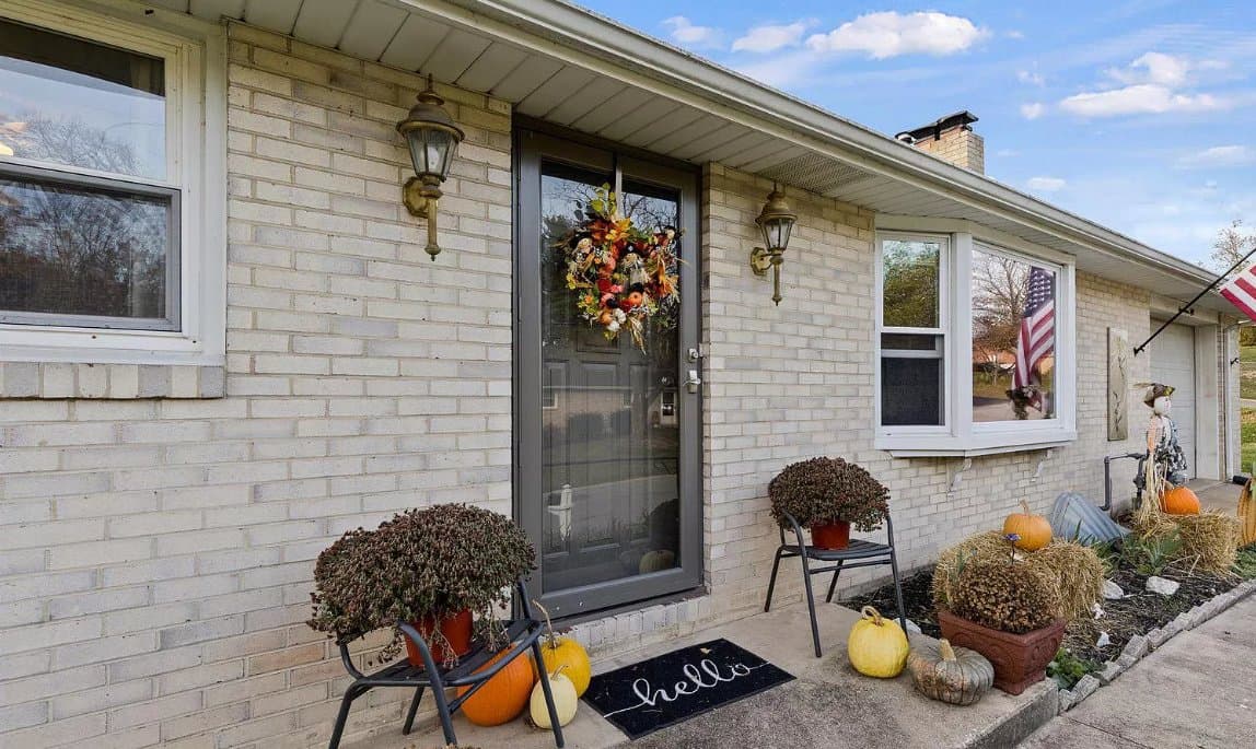 Dover House: 1750 Oakley Dr