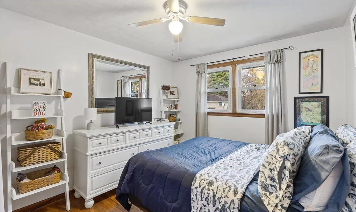 Dover House: 1750 Oakley Dr