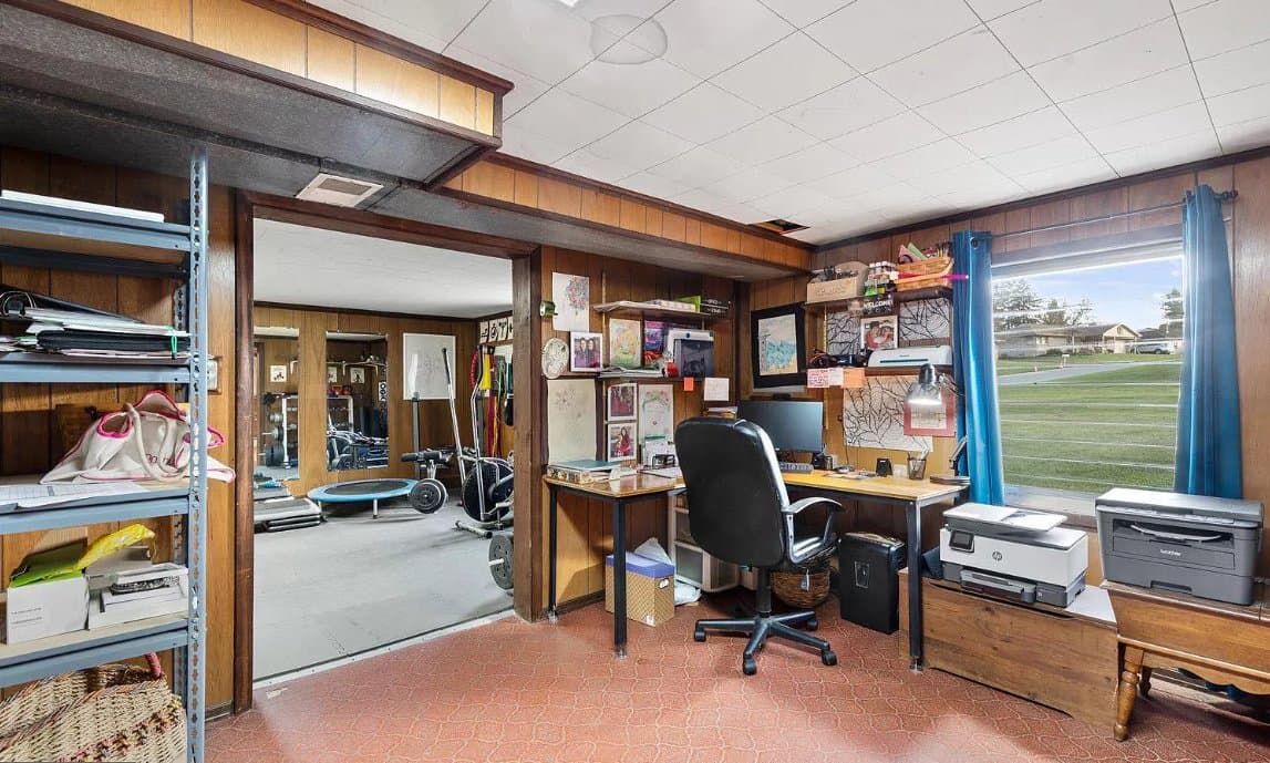 Dover House: 1750 Oakley Dr