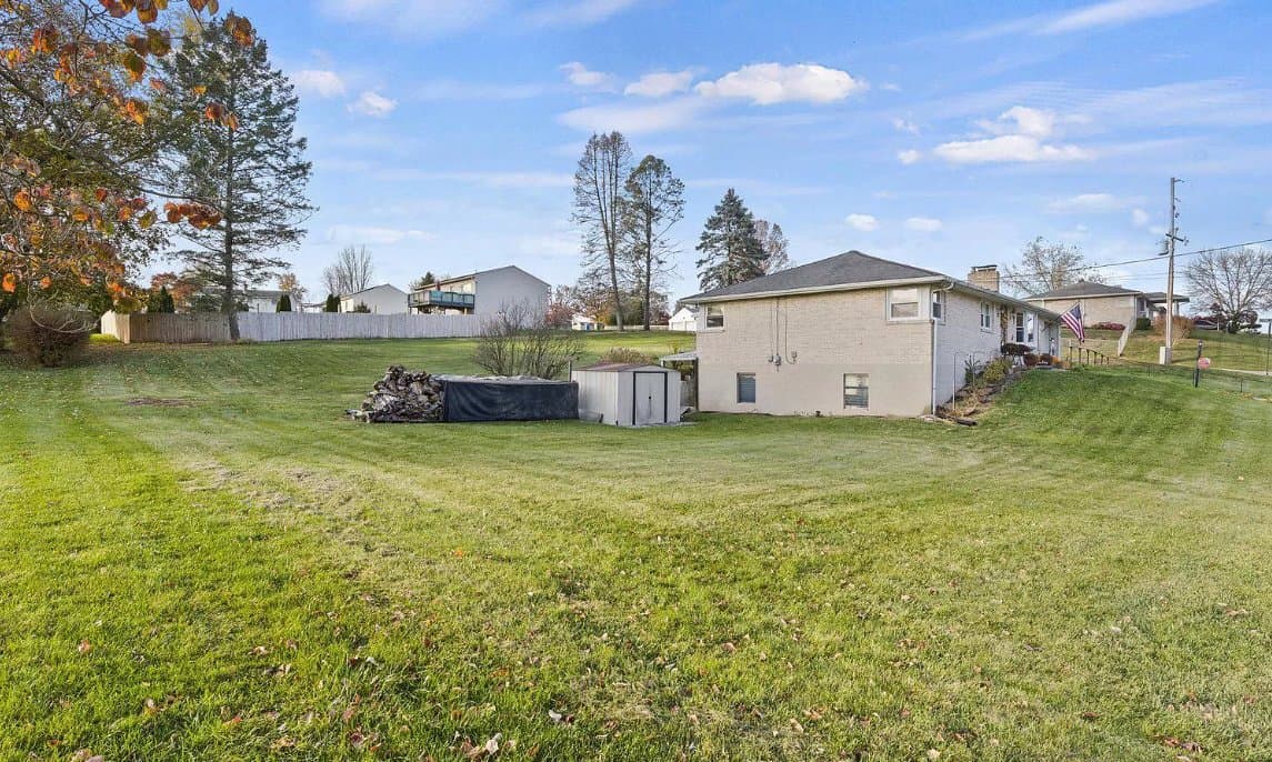 Dover House: 1750 Oakley Dr