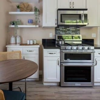 Los Angeles Single Room: 3007 Hyde Park Blvd