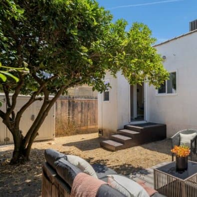 Los Angeles Single Room: 3007 Hyde Park Blvd