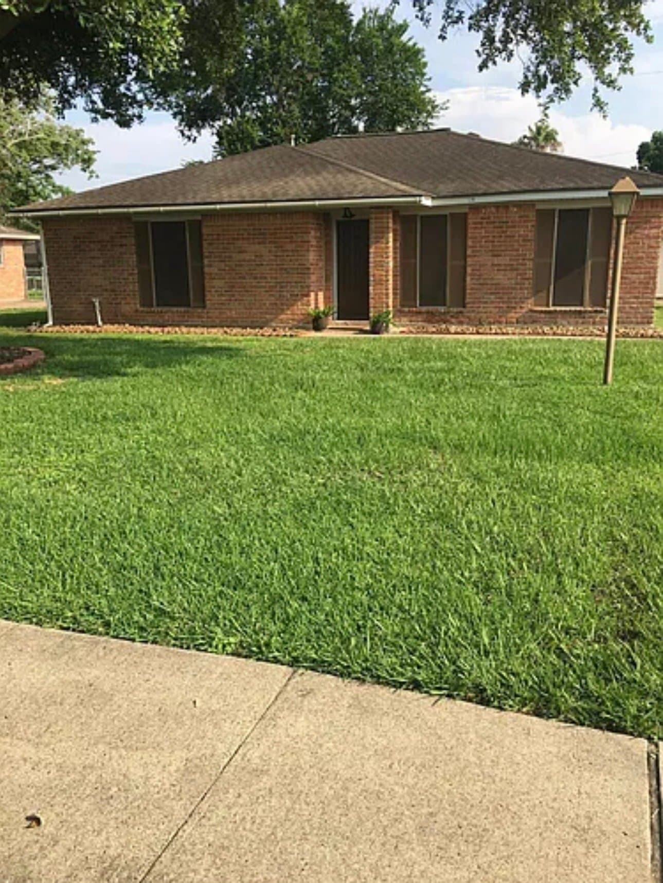 Angleton House: 1316 Hospital Dr