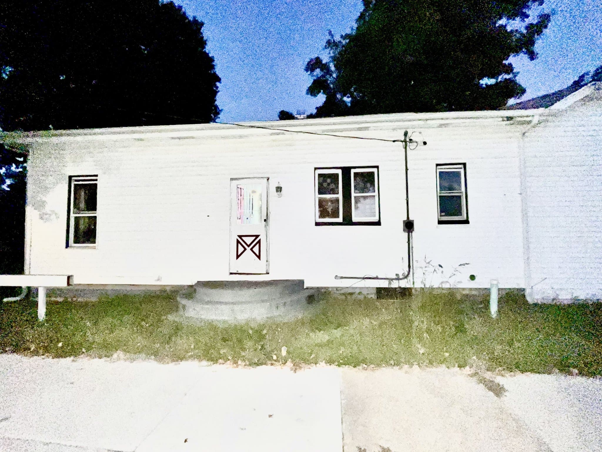 East Saint Louis House: 351 N 26th St